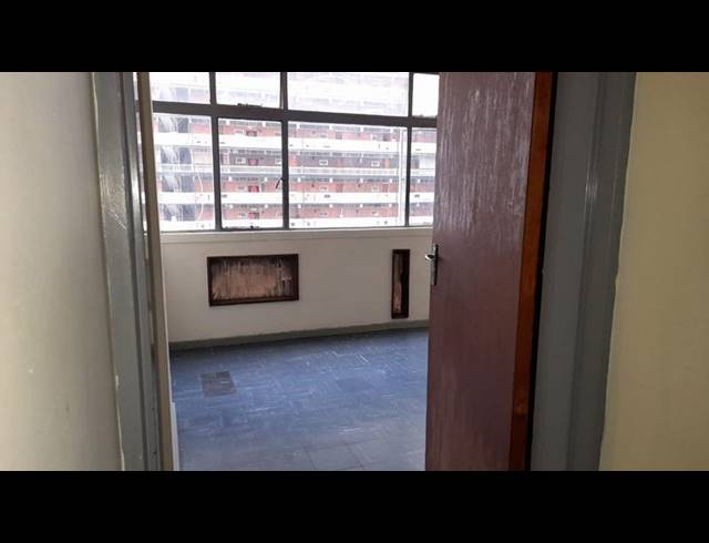 2 BEDROOM APARTMENT FOR SALE IN SUNNYSIDE